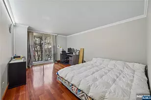 1055 River Road 302, Edgewater, NJ 07020 - Photo 9