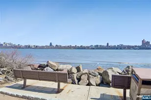 1055 River Road 302, Edgewater, NJ 07020 - Photo 15