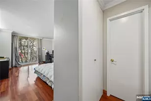 1055 River Road 302, Edgewater, NJ 07020 - Photo 7