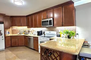 1055 River Road 302, Edgewater, NJ 07020 - Photo 3