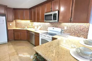 1055 River Road 302, Edgewater, NJ 07020 - Photo 3