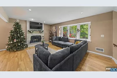 91 Greenbrook Place, Park Ridge, NJ 07656 - Photo 9