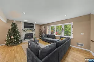 91 Greenbrook Pl, Park Ridge, NJ 07656 - Photo 9