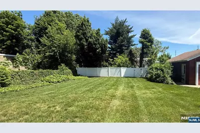 333 Henry Street, Hasbrouck Heights, NJ 07604 - Photo 27