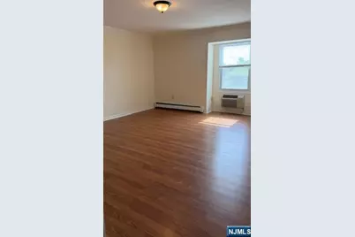 662 Goffle Road B-23 #B-23, Hawthorne, NJ 07506 - Photo 3