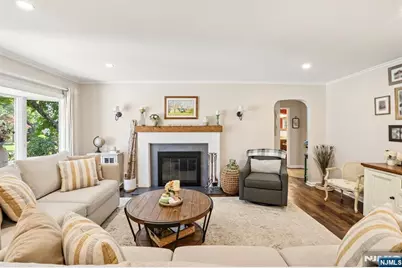 6 Garden Court, Ho Ho Kus, NJ 07423 - Photo 5