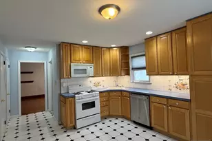 409 Cleveland Ave 1F+basement, Harrison, NJ 07029 - Photo 3