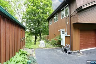 64 Larchmont Dr, West Milford, NJ 07421 - Photo 29