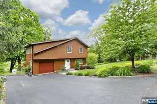 64 Larchmont Dr, West Milford, NJ 07421 - Photo 29