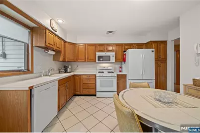 191 Pershing Road, Clifton, NJ 07013 - Photo 7