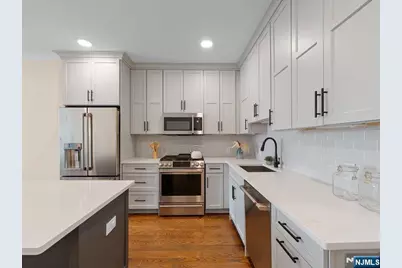 3316 John F Kennedy Boulevard 404 #404, Jersey City, NJ 07307 - Photo 9
