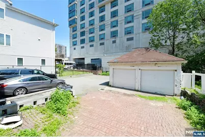 6 Glen Street, Cliffside Park, NJ 07010 - Photo 11