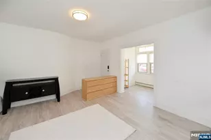 6 Glen St, Cliffside Park, NJ 07010 - Photo 3