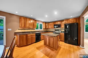 165 Busteed Dr, Midland Park, NJ 07432 - Photo 17