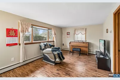 201 Rockland Avenue, River Vale Township, NJ 07675 - Photo 17