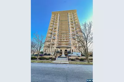 160 Overlook Avenue 9A #9A, Hackensack, NJ 07601 - Photo 1
