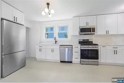 135 E Linden Avenue, Dumont, NJ 07628 - Photo 19