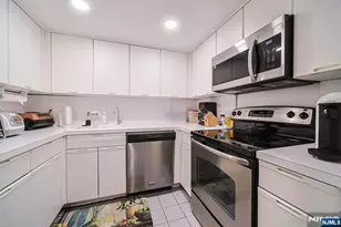 38 Moonachie Road 402, Hackensack, NJ 07601 - Photo 23
