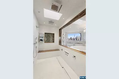 600 Harbor Boulevard 1079-81 #1079-81, Weehawken, NJ 07086 - Photo 35