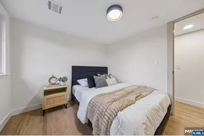 210 Paterson Avenue, Hasbrouck Heights, NJ 07604 - Photo 29