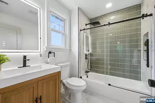 210 Paterson Ave, Hasbrouck Heights, NJ 07604 - Photo 27