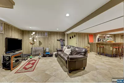 167 Paterson Avenue, Hasbrouck Heights, NJ 07604 - Photo 23