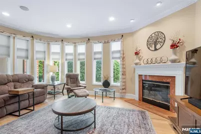 103 Hudson Cove, Edgewater, NJ 07020 - Photo 3
