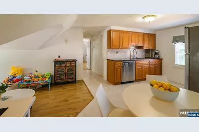 39 Lawrence Avenue, Lodi, NJ 07644 - Photo 17