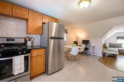 39 Lawrence Avenue, Lodi, NJ 07644 - Photo 15