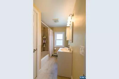 39 Lawrence Avenue, Lodi, NJ 07644 - Photo 23