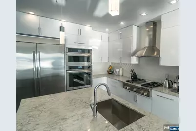 314 The Promenade, Edgewater, NJ 07020 - Photo 3