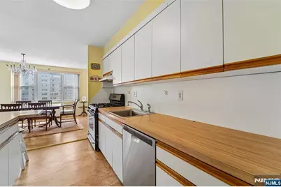 2000 Linwood Avenue 11A #11A, Fort Lee, NJ 07024 - Photo 9