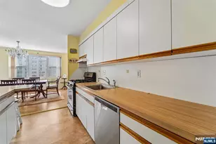 2000 Linwood Ave 11A, Fort Lee, NJ 07024 - Photo 9