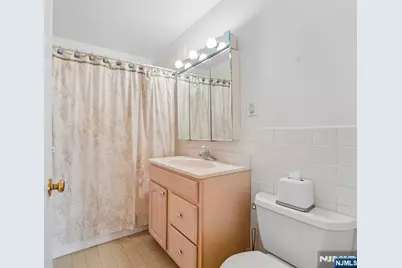 2000 Linwood Avenue 11A #11A, Fort Lee, NJ 07024 - Photo 15