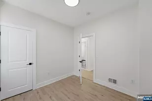 148 N 15th St, East Orange, NJ 07017 - Photo 13