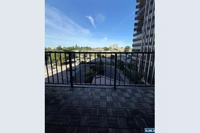 300 Winston 418 #418, Cliffside Park, NJ 07010 - Photo 15