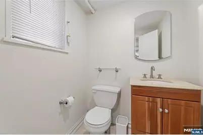 585 W Englewood Avenue, Teaneck Township, NJ 07666 - Photo 19