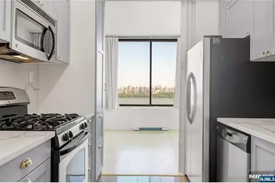 9060 Palisade Avenue 404 #404, North Bergen, NJ 07047 - Photo 1