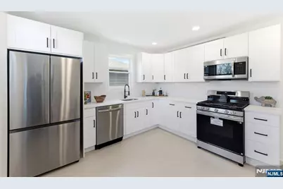304 Delawanna Avenue 2 #2, Clifton, NJ 07014 - Photo 5