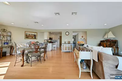 45 Legend Hills Drive, Edgewater, NJ 07020 - Photo 9