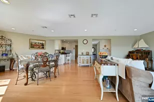 45 Legend Hills Dr, Edgewater, NJ 07020 - Photo 9