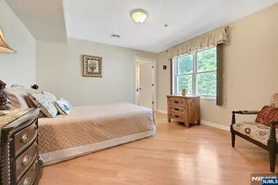 45 Legend Hills Drive, Edgewater, NJ 07020 - Photo 25