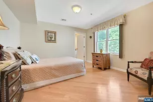 45 Legend Hills Dr, Edgewater, NJ 07020 - Photo 25