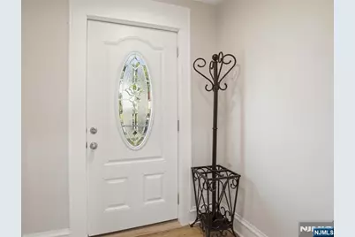 88 Lindbergh Boulevard, Teaneck Township, NJ 07666 - Photo 5