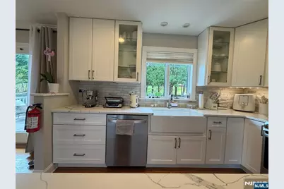 31 Clinton Lane, Wayne, NJ 07470 - Photo 11