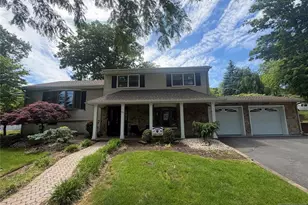 31 Clinton Ln, Wayne, NJ 07470 - Photo 1