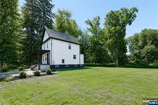 40 Grant Ave, Cresskill, NJ 07626 - Photo 3