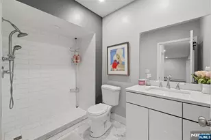 70 McElroy Ave, Fort Lee, NJ 07024 - Photo 43