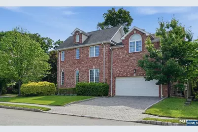 70 McElroy Avenue, Fort Lee, NJ 07024 - Photo 5