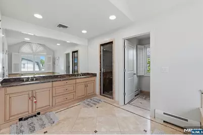 70 McElroy Avenue, Fort Lee, NJ 07024 - Photo 33